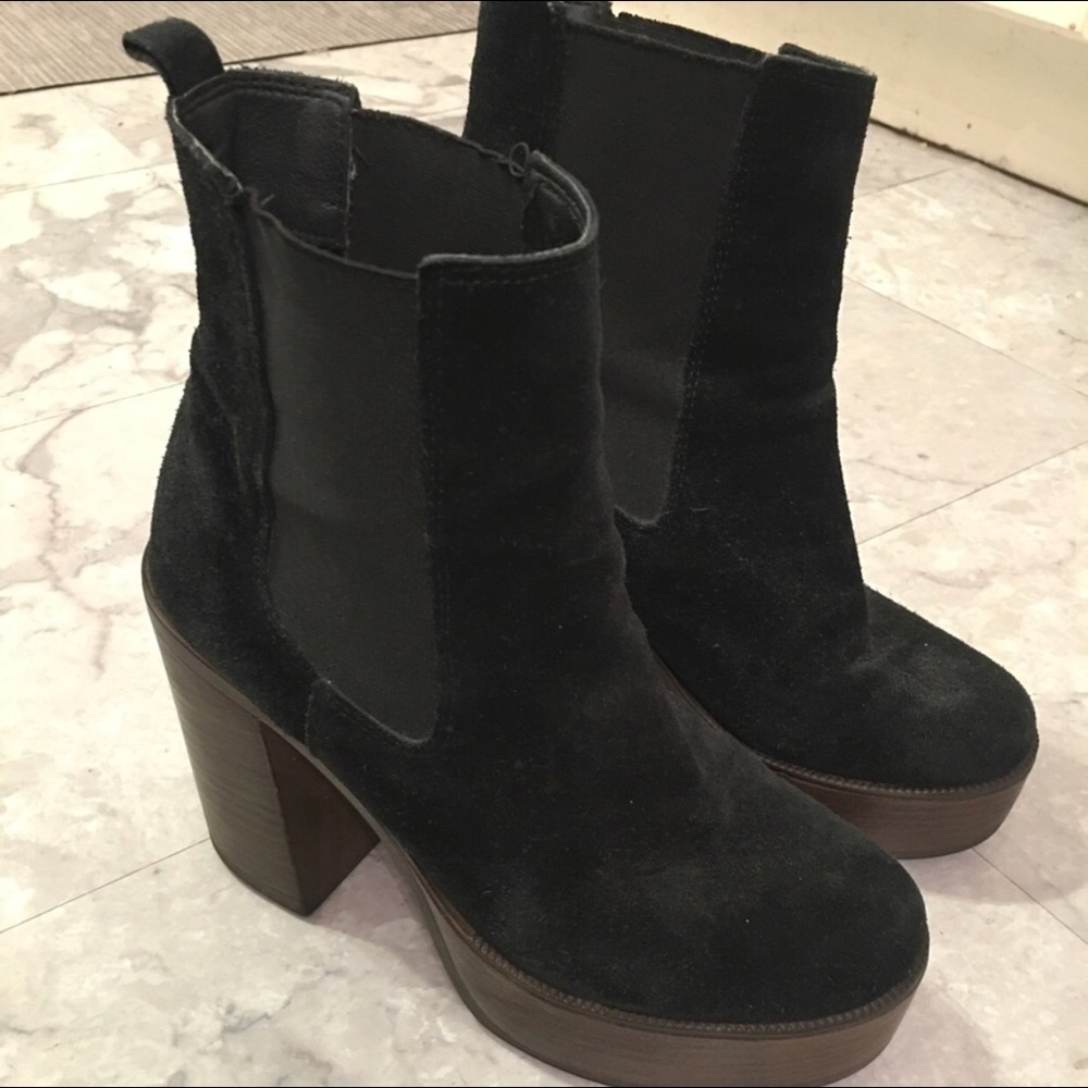 TOPSHOP SUEDE PLATFORM BOOT *RELISTED*